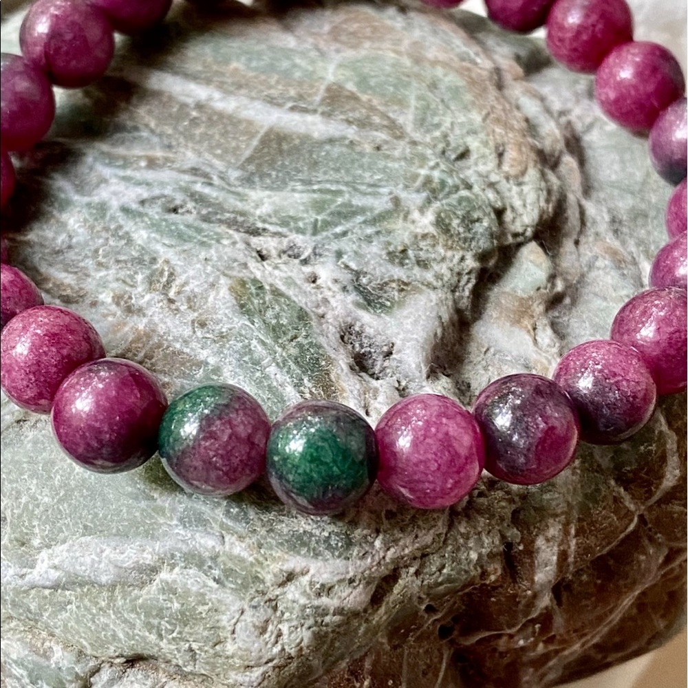 Nwot Genuine Ruby And Zoisite Gemstone Bracelet - image 4